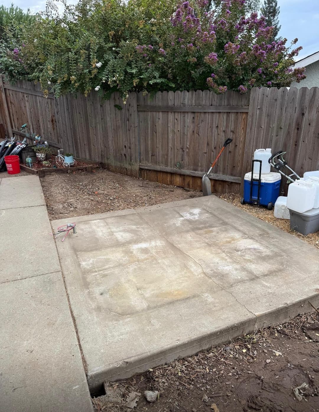 Clean Sacramento backyard after hot tub removal and junk hauling service